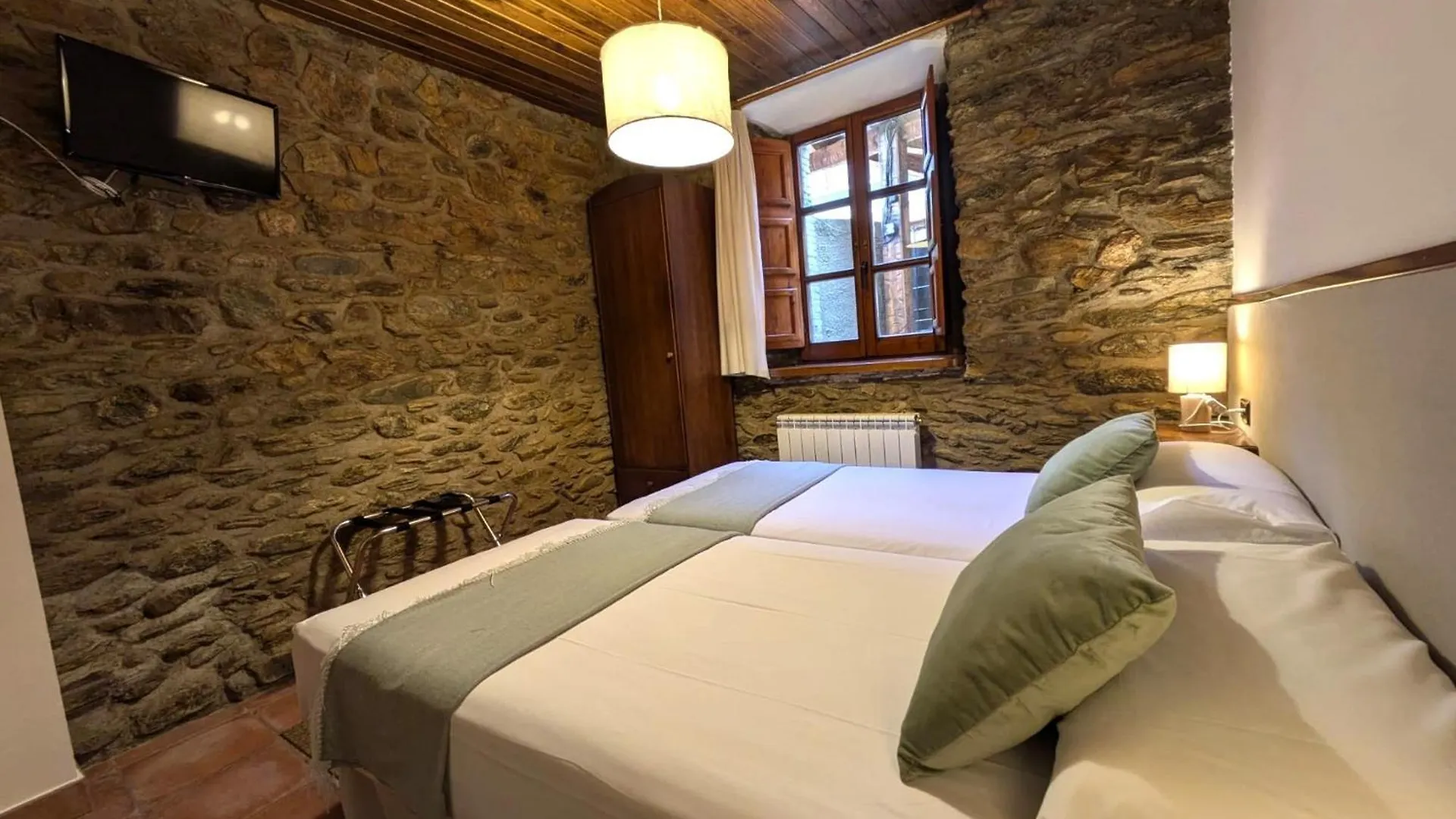 Fonda Dels Pics Hotel Escardacs Spain